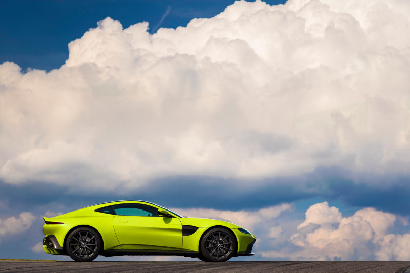 Illustration for article titled El nuevo Aston Martin Vantage es una preciosidad de 8 cilindros y el coche más barato de la marca